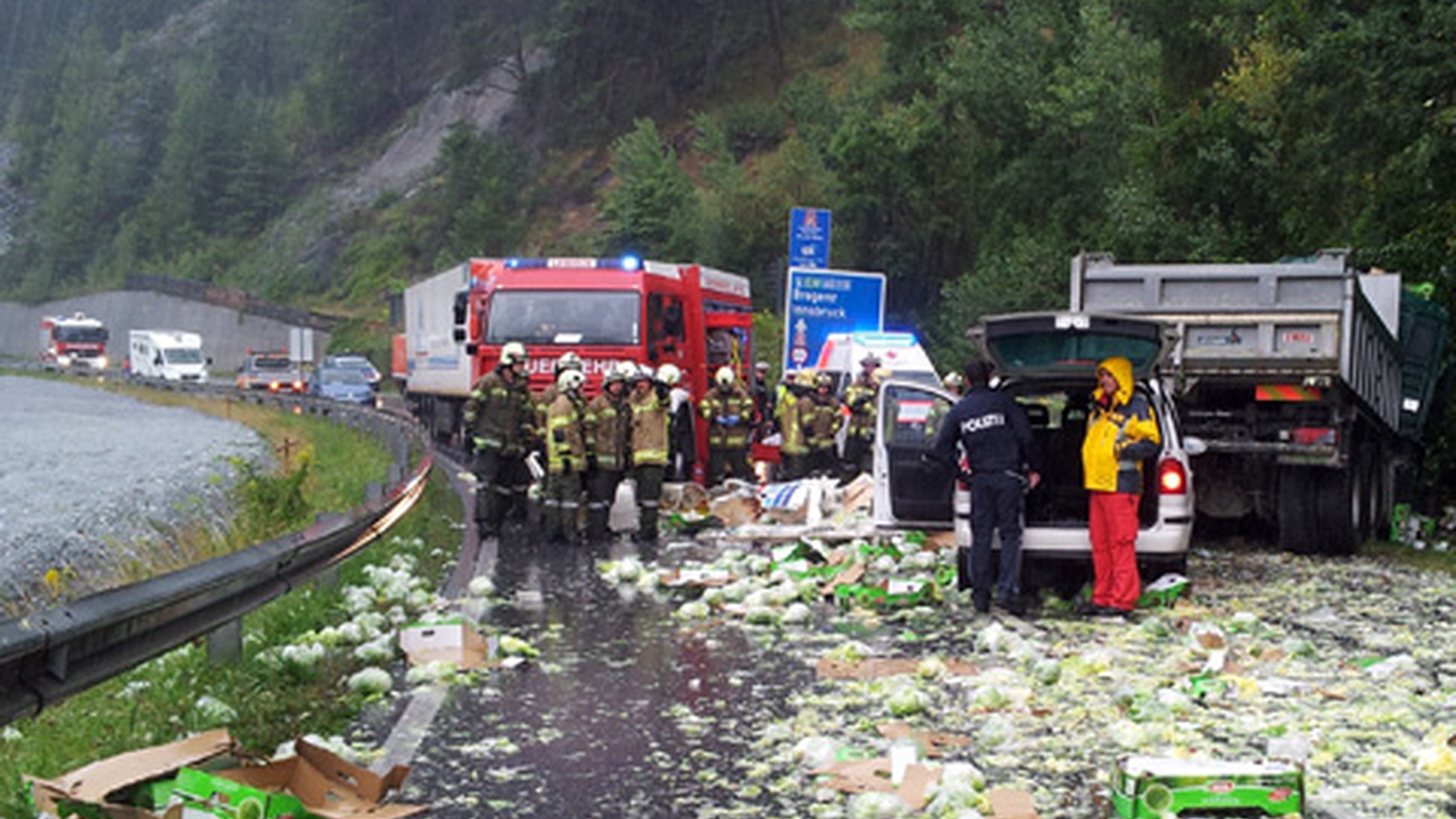 Schne Lkw Unfall B180 Fotos