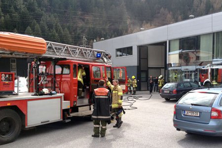 Brandalarm in einer Spenglerei in der Fließer Au