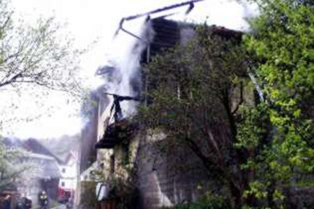 Brand eines kombinierten Wohn- und Wirtschaftsgebäude in Fließ