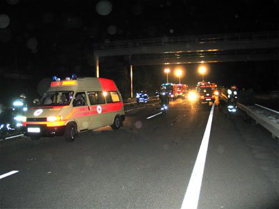 Schwerer Verkehrsunfall auf der A12