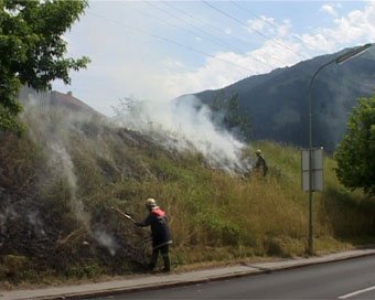 Brand der Bahnböschung in Landeck