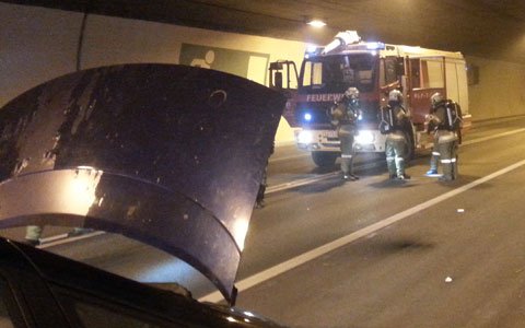 Fahrzeugbrand im Landecker Tunnel